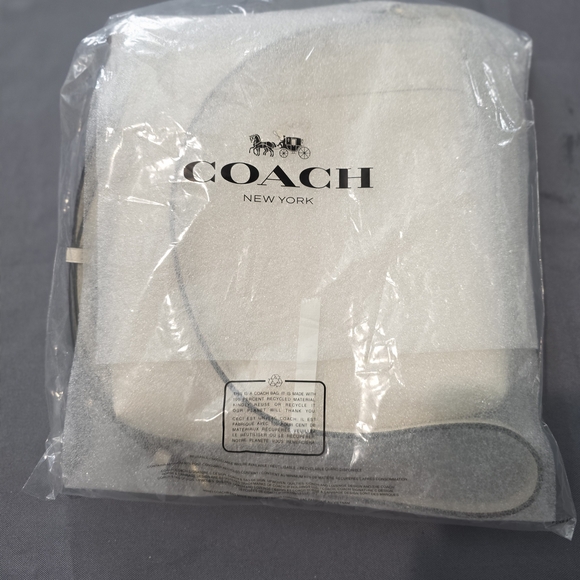 Coach Kitt Messenger Bag In Chalk With Gold Hardware - Picture 12 of 16